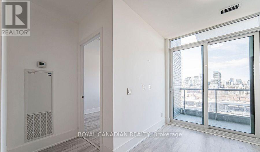 Ph 32 - 1 Edgewater Drive E, Toronto, ON - Indoor Photo Showing Other Room