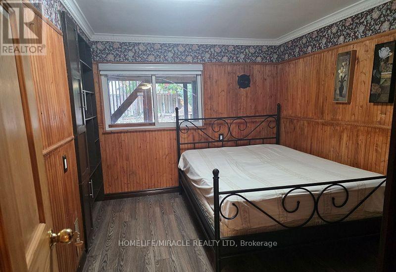 6585 Eastridge Road, Mississauga, ON - Indoor Photo Showing Bedroom