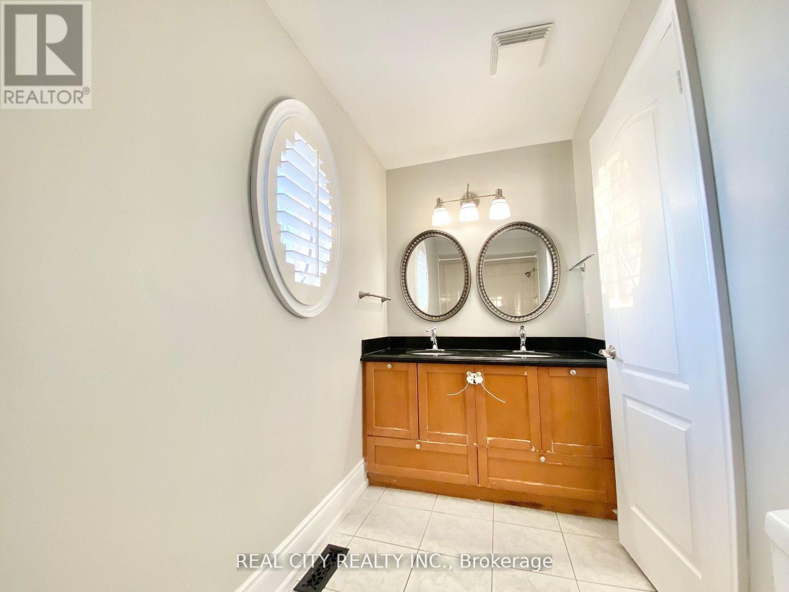 830 Old Derry Road, Mississauga, ON - Indoor Photo Showing Other Room