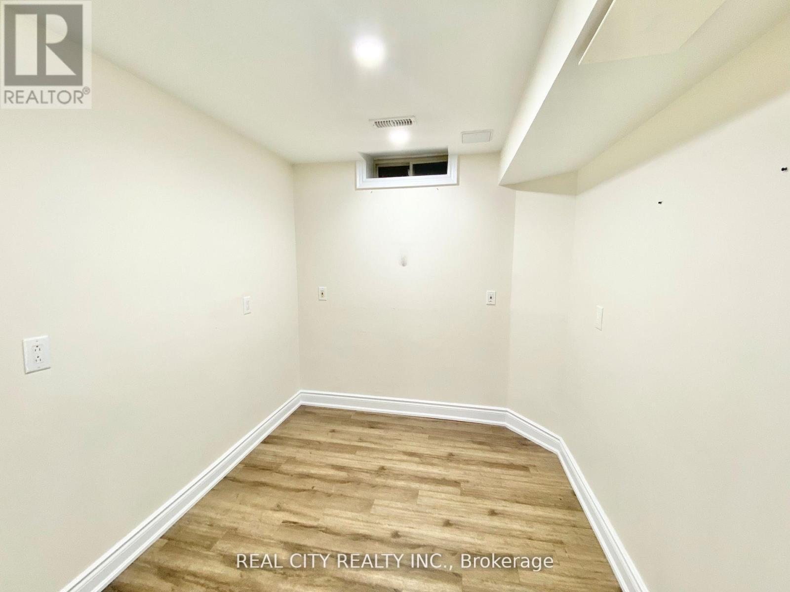 830 Old Derry Road, Mississauga, ON - Indoor Photo Showing Other Room