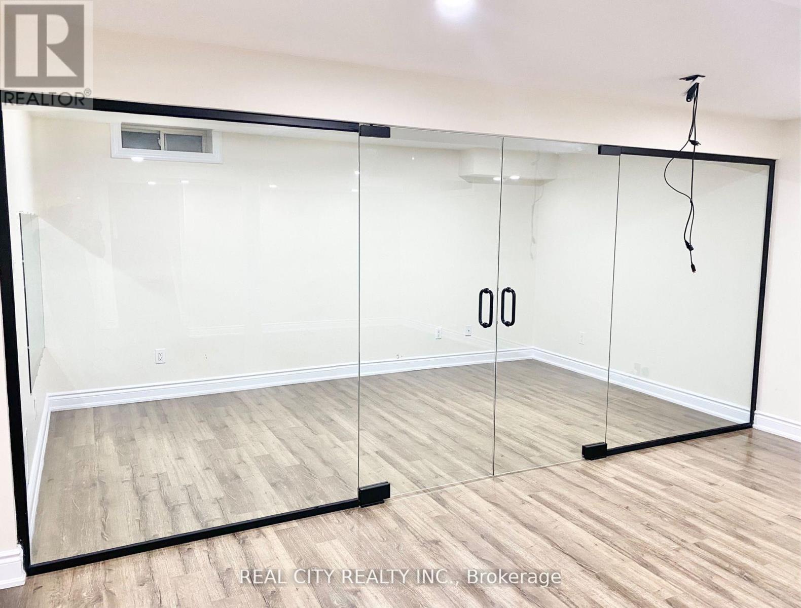 830 Old Derry Road, Mississauga, ON - Indoor Photo Showing Other Room