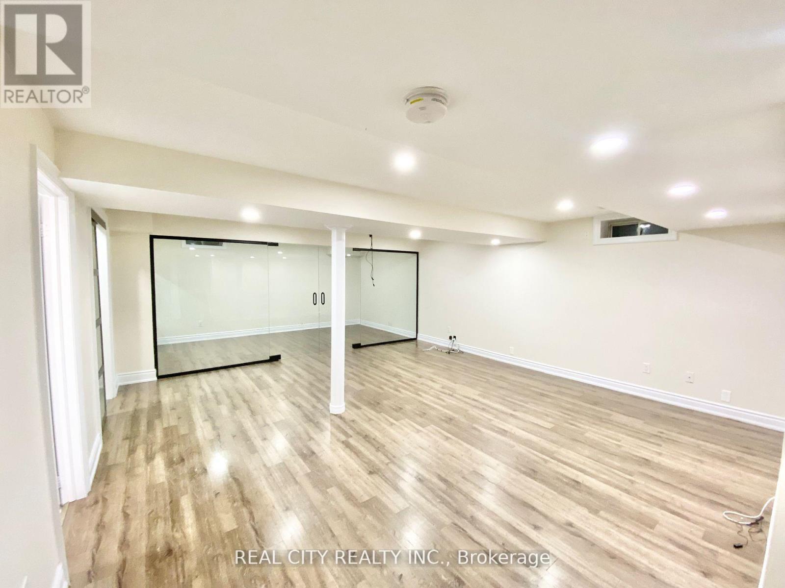 830 Old Derry Road, Mississauga, ON - Indoor