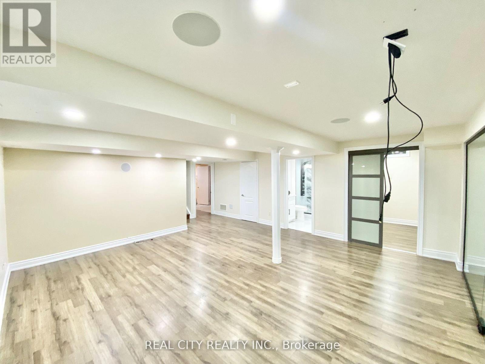 830 Old Derry Road, Mississauga, ON - Indoor