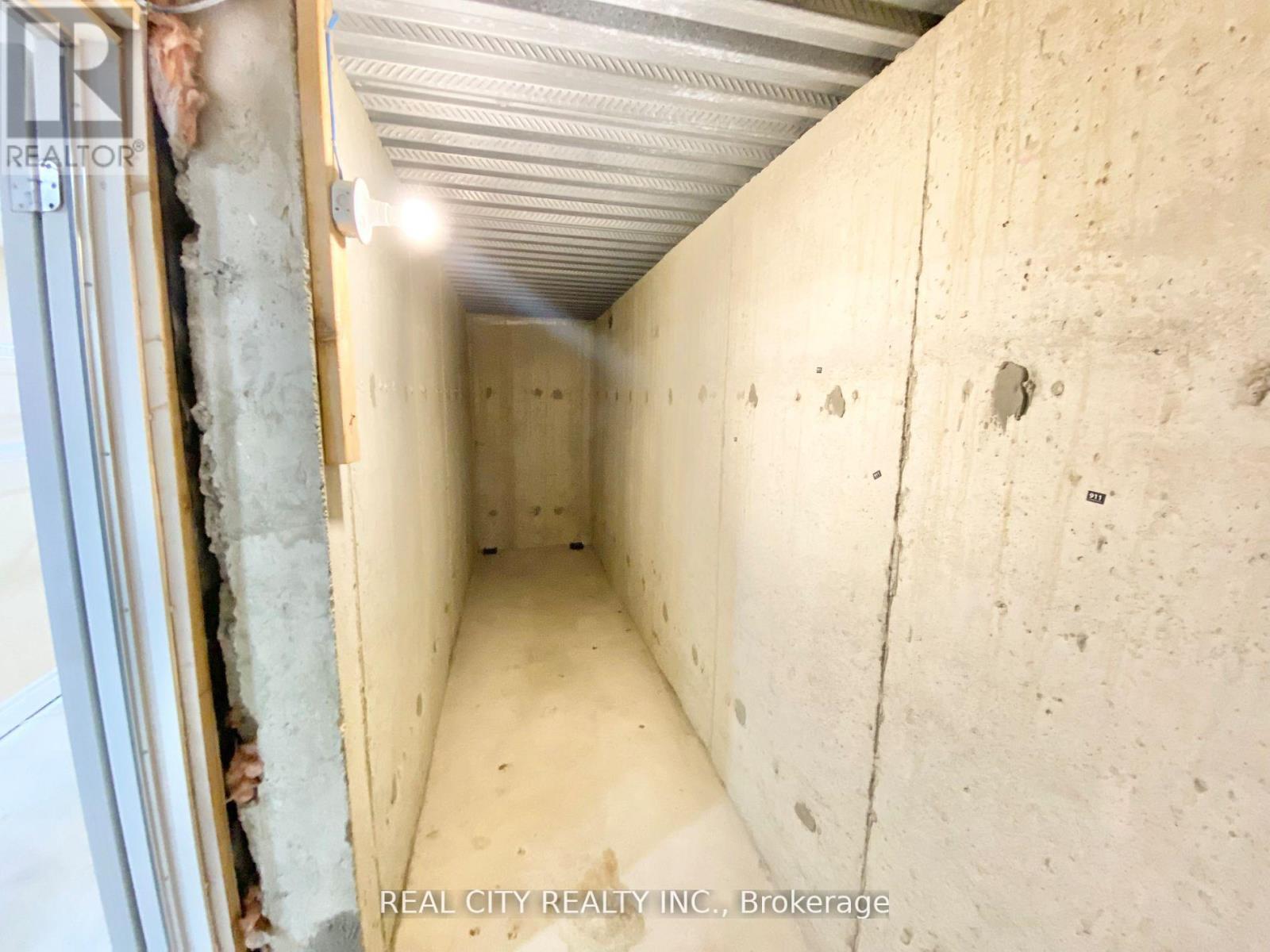 830 Old Derry Road, Mississauga, ON - Indoor