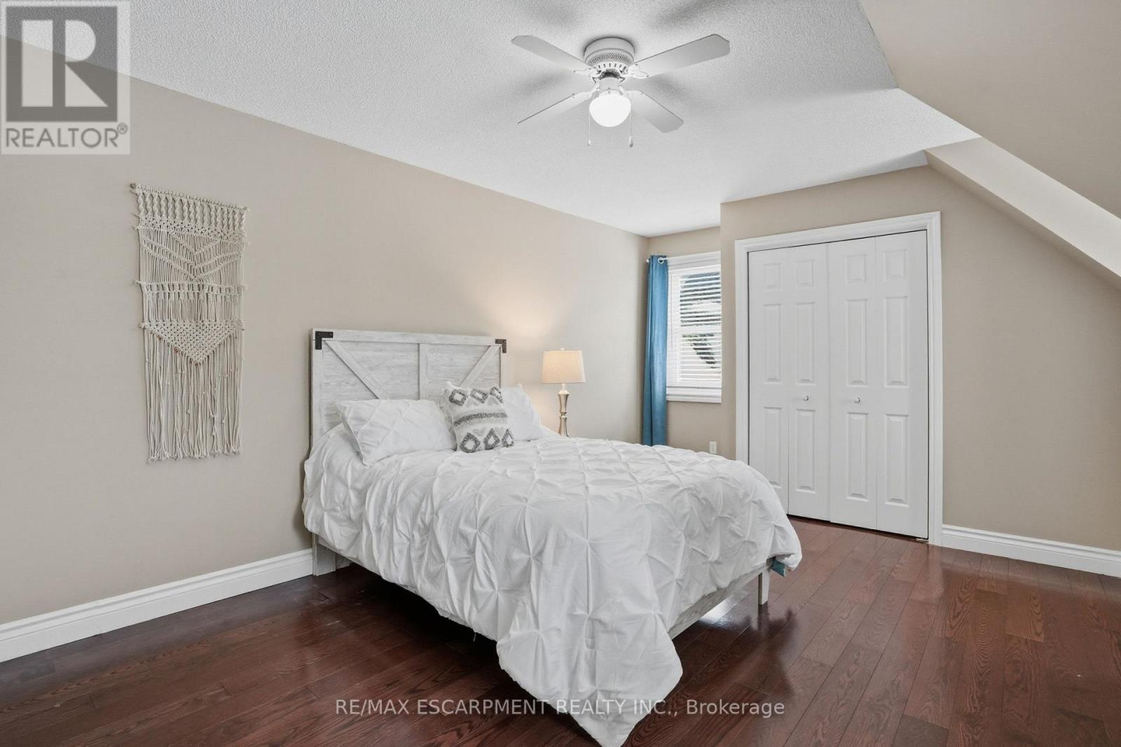192 Concession 14 E, Hamilton, ON - Indoor Photo Showing Bedroom