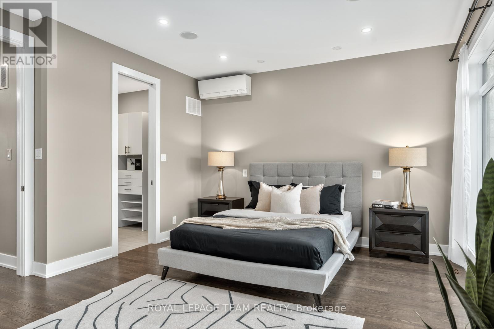 16 First Avenue, Ottawa, ON - Indoor Photo Showing Bedroom