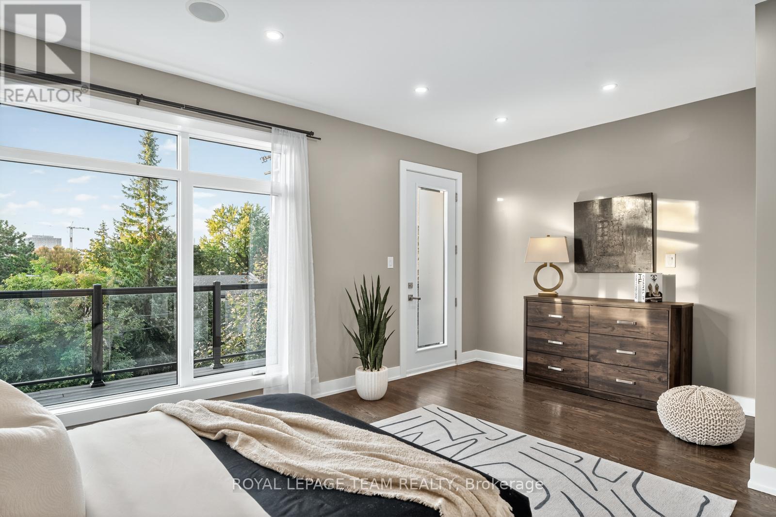 16 First Avenue, Ottawa, ON - Indoor Photo Showing Bedroom