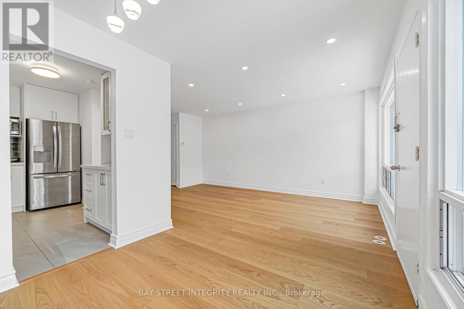 70 Elsa Vine Way, Toronto, ON - Indoor