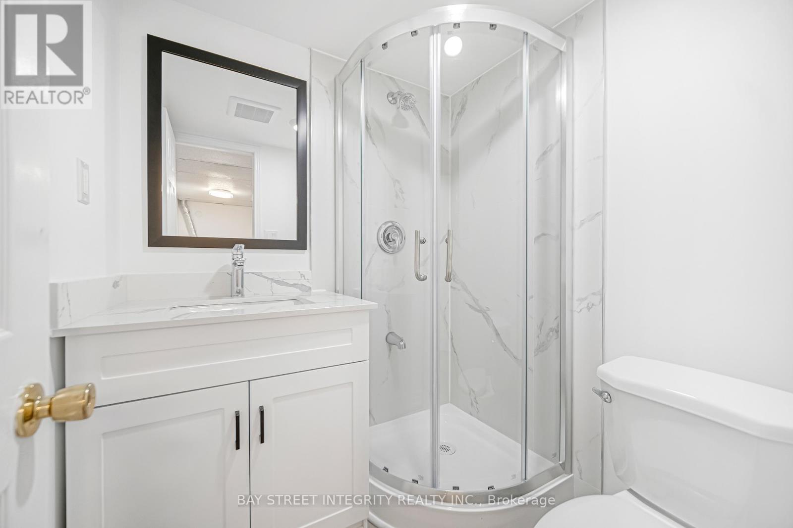 70 Elsa Vine Way, Toronto, ON - Indoor Photo Showing Bathroom
