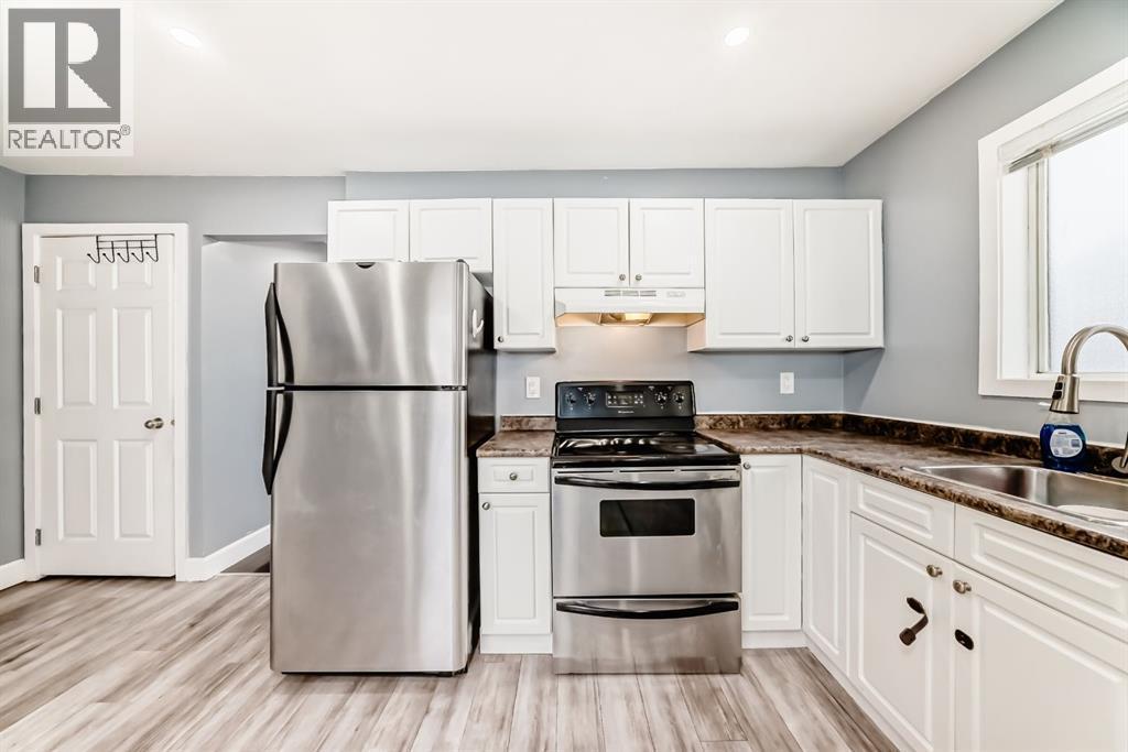 131 Taradale Drive Ne, Calgary, AB - Indoor Photo Showing Kitchen