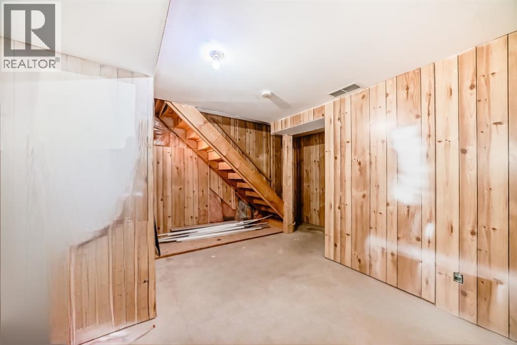 131 Taradale Drive Ne, Calgary, AB - Indoor Photo Showing Other Room