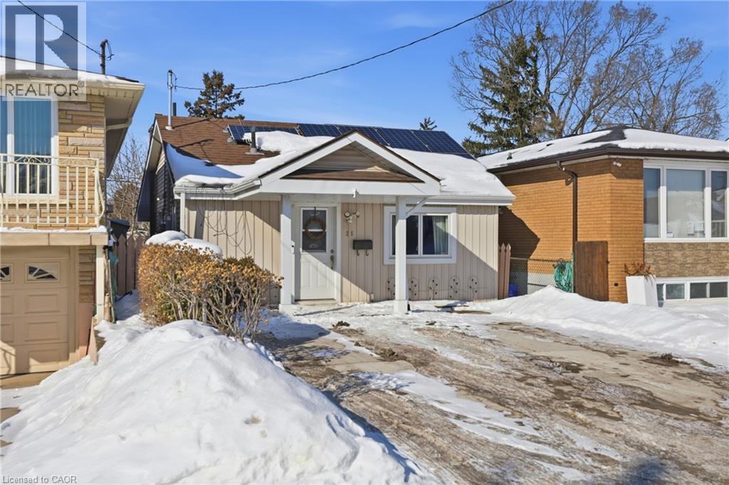 25 Delena Avenue N, Hamilton, ON - Outdoor