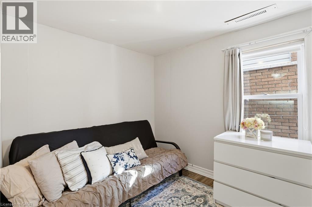 25 Delena Avenue N, Hamilton, ON - Indoor