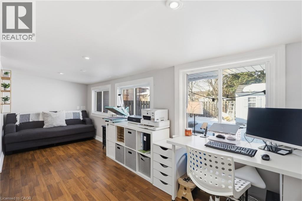 25 Delena Avenue N, Hamilton, ON - Indoor Photo Showing Office