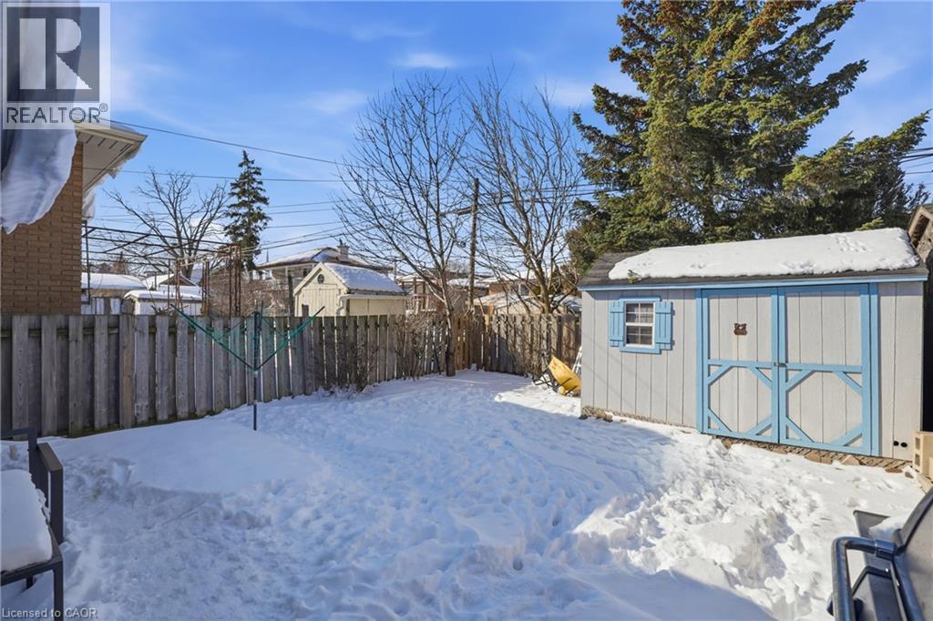 25 Delena Avenue N, Hamilton, ON - Outdoor