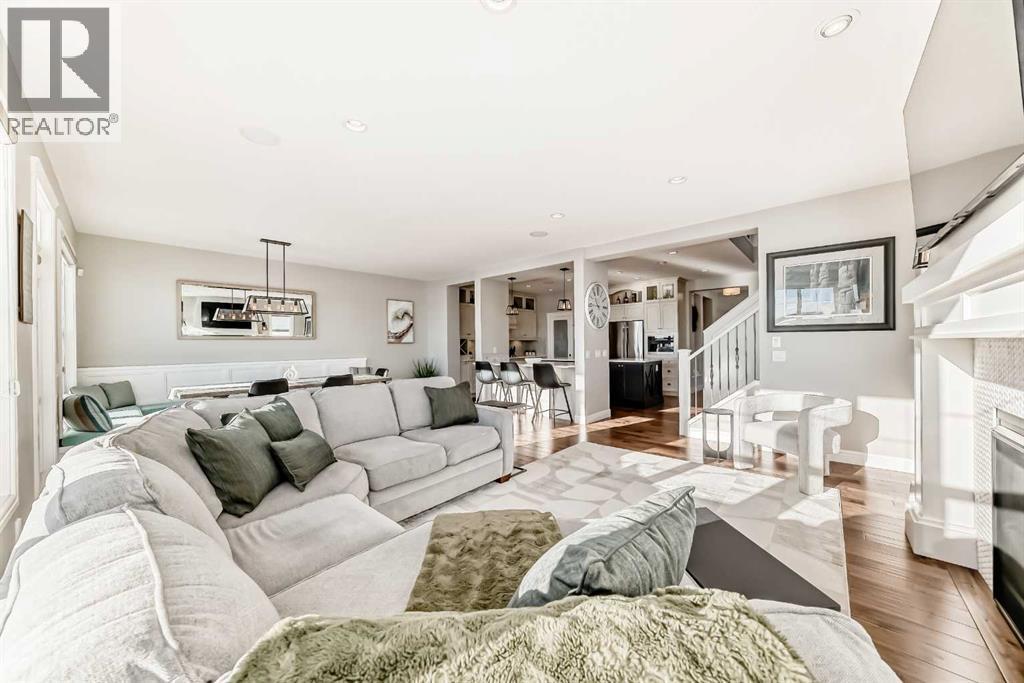 35 Mahogany Crescent Se, Calgary, AB - Indoor Photo Showing Living Room