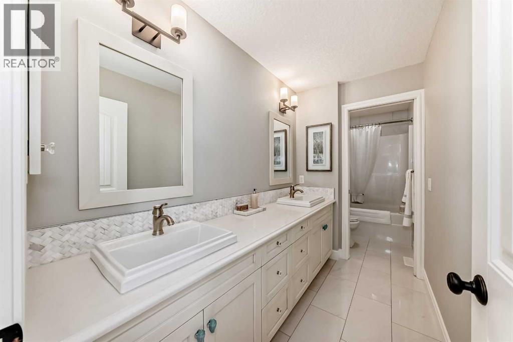 35 Mahogany Crescent Se, Calgary, AB - Indoor Photo Showing Bathroom