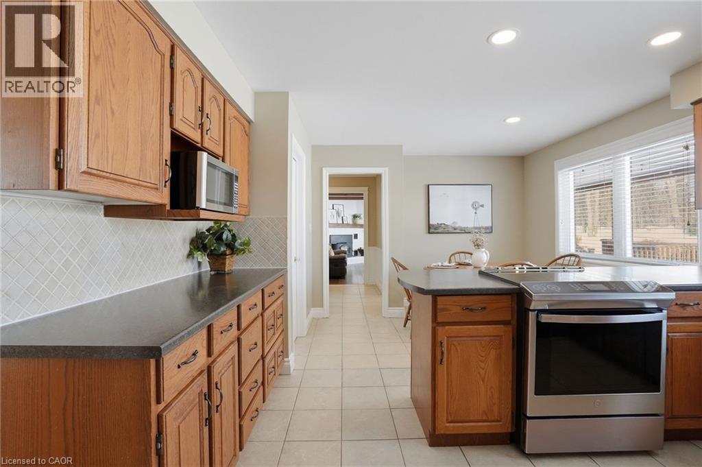 192 Concession 14 E, Puslinch, ON - Indoor Photo Showing Kitchen