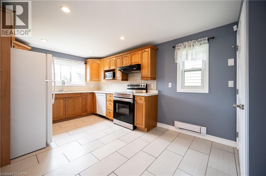 66 Belwood Crescent, Kitchener, ON - Indoor Photo Showing Kitchen