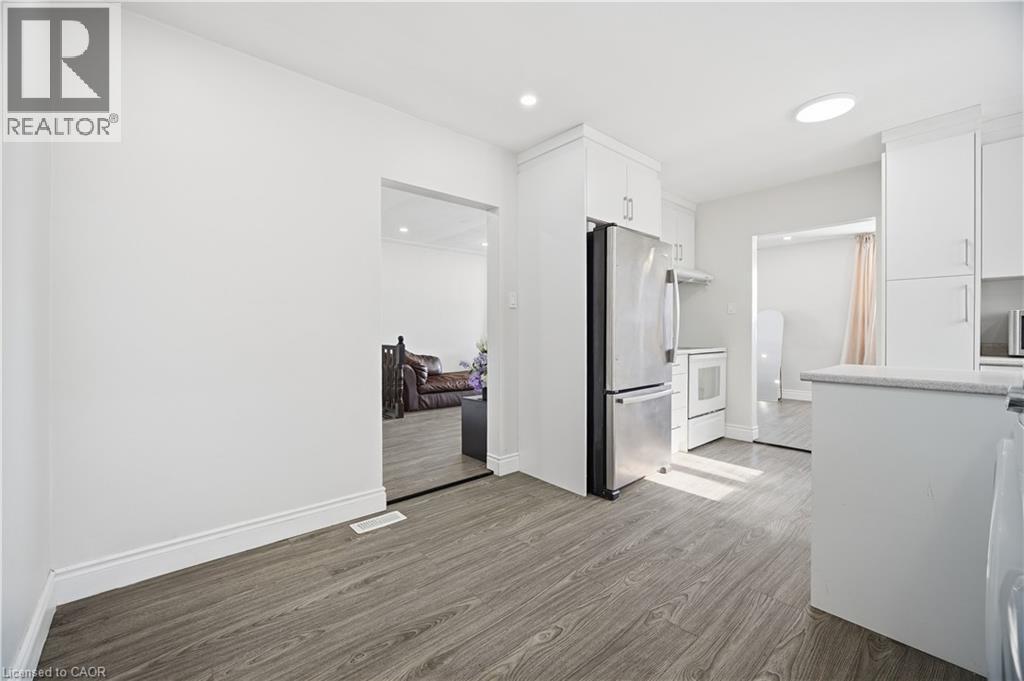 290 Lincoln Road, Waterloo, ON - Indoor