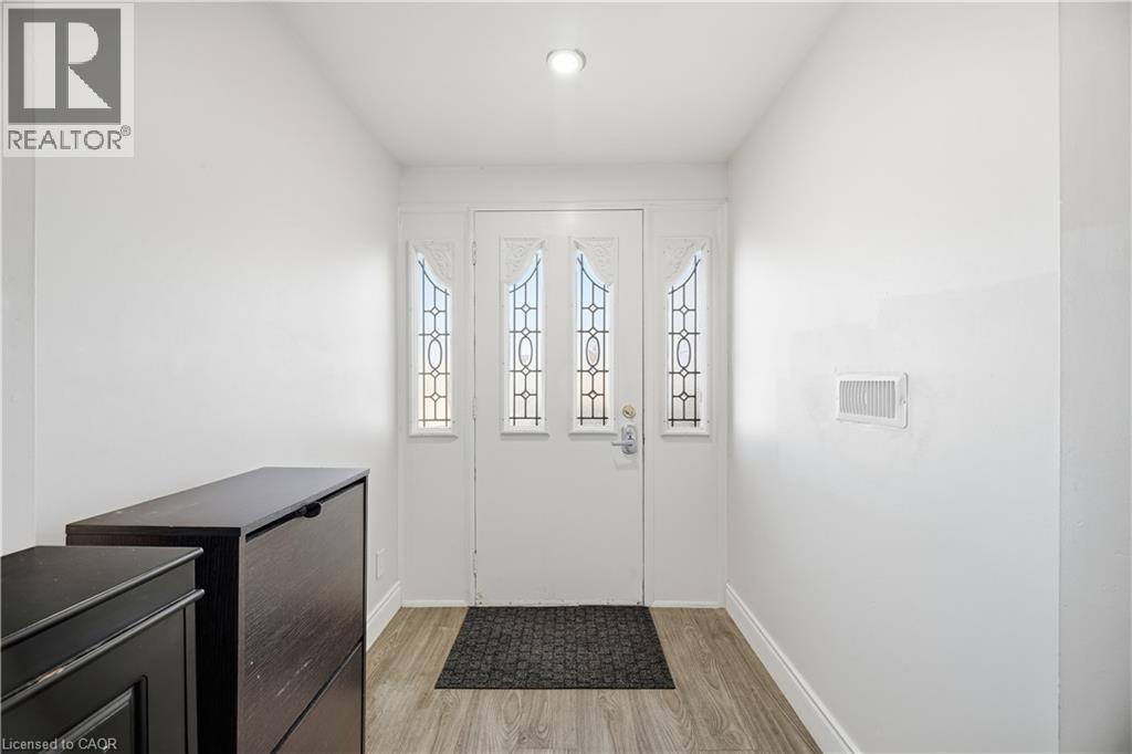 290 Lincoln Road, Waterloo, ON - Indoor Photo Showing Other Room