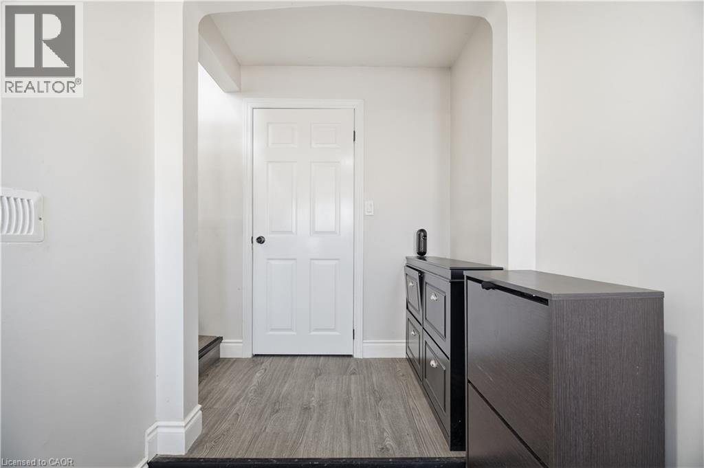 290 Lincoln Road, Waterloo, ON - Indoor