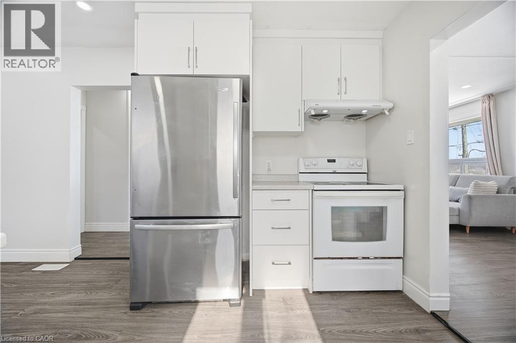 290 Lincoln Road, Waterloo, ON - Indoor Photo Showing Kitchen