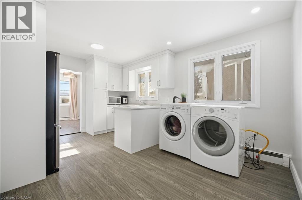 290 Lincoln Road, Waterloo, ON - Indoor Photo Showing Laundry Room