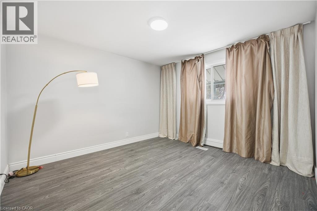 290 Lincoln Road, Waterloo, ON - Indoor Photo Showing Other Room