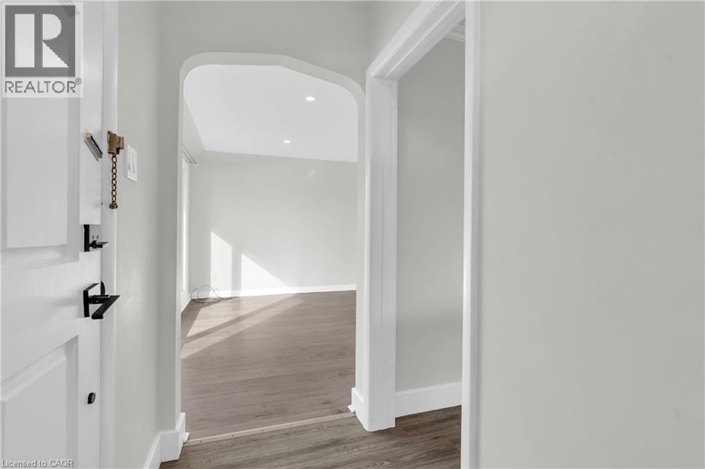 220 Bruce Street, Kitchener, ON - Indoor Photo Showing Other Room