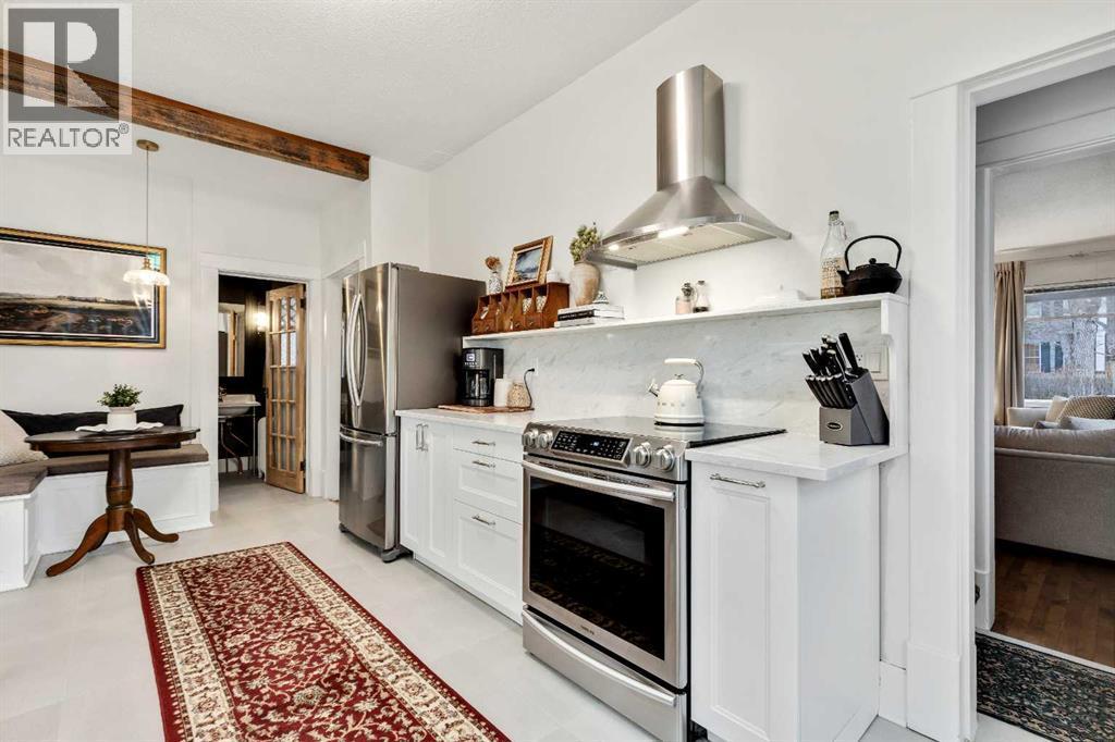 725 Macleod Trail Sw, High River, AB - Indoor Photo Showing Kitchen
