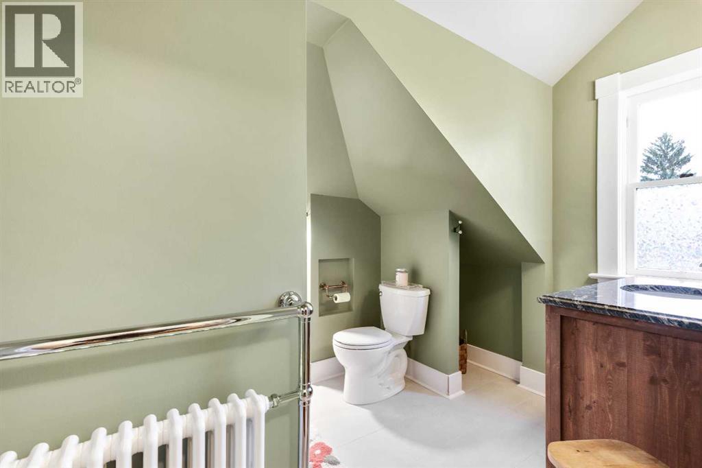 725 Macleod Trail Sw, High River, AB - Indoor Photo Showing Bathroom