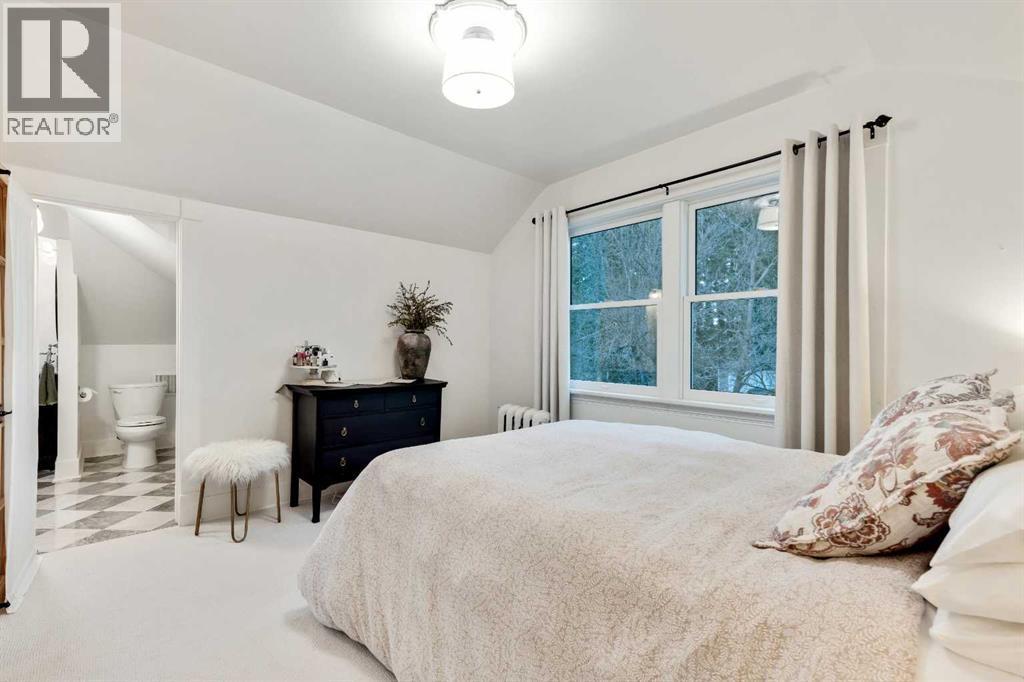 725 Macleod Trail Sw, High River, AB - Indoor Photo Showing Bedroom