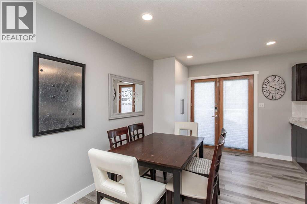 34 Bruns Bay, Lacombe, AB - Indoor Photo Showing Dining Room