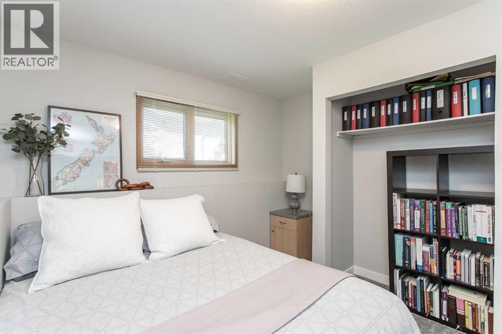34 Bruns Bay, Lacombe, AB - Indoor Photo Showing Bedroom