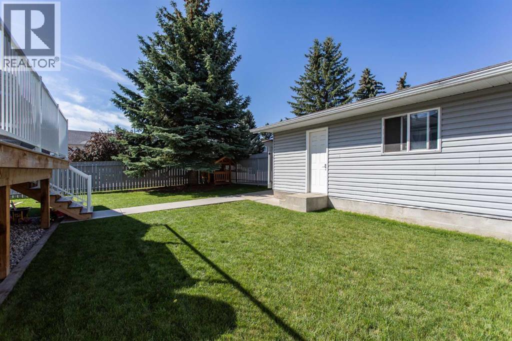 34 Bruns Bay, Lacombe, AB - Outdoor