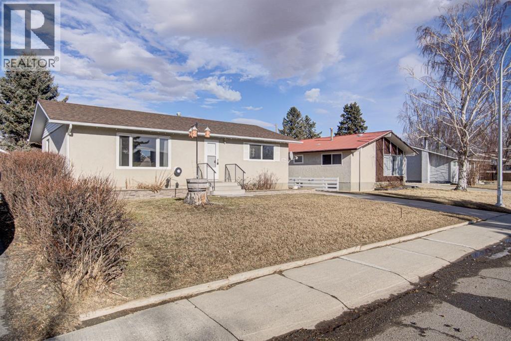 524 51 Avenue W, Claresholm, AB - Outdoor