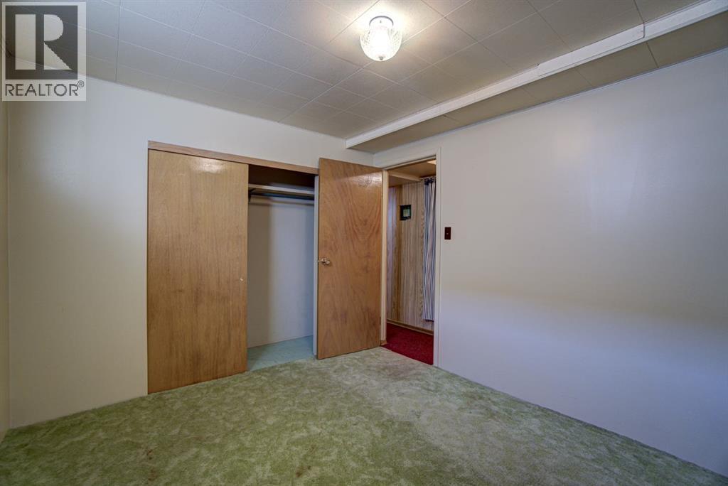 524 51 Avenue W, Claresholm, AB - Indoor