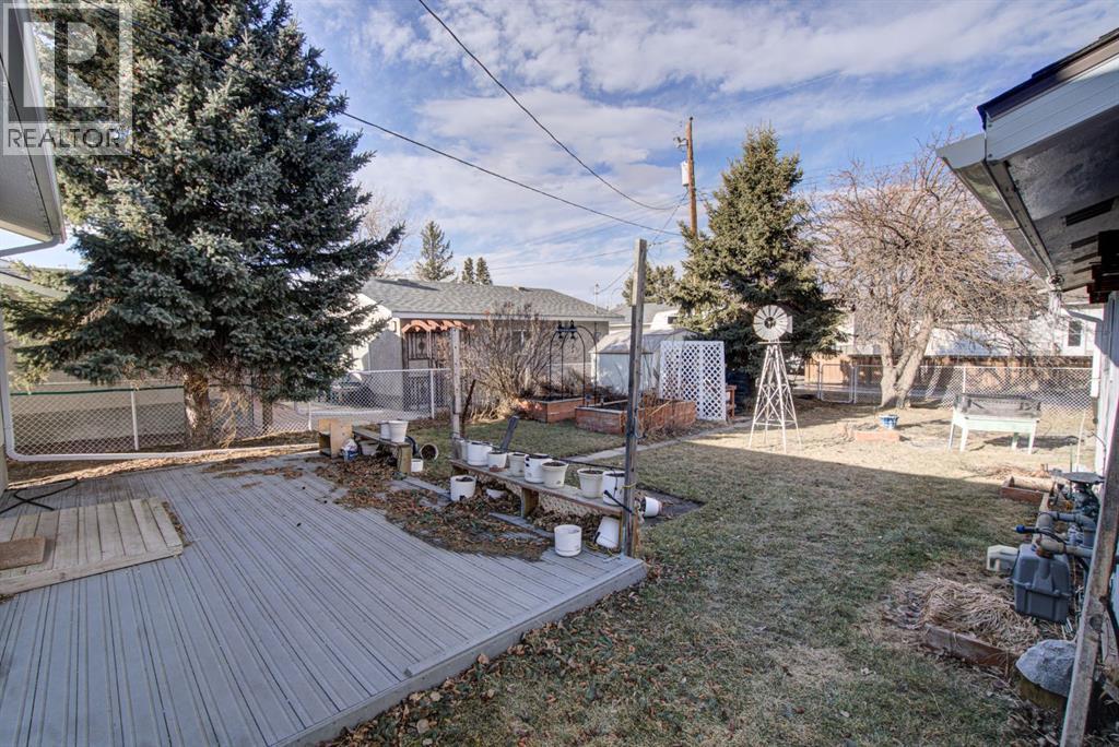 524 51 Avenue W, Claresholm, AB - Outdoor