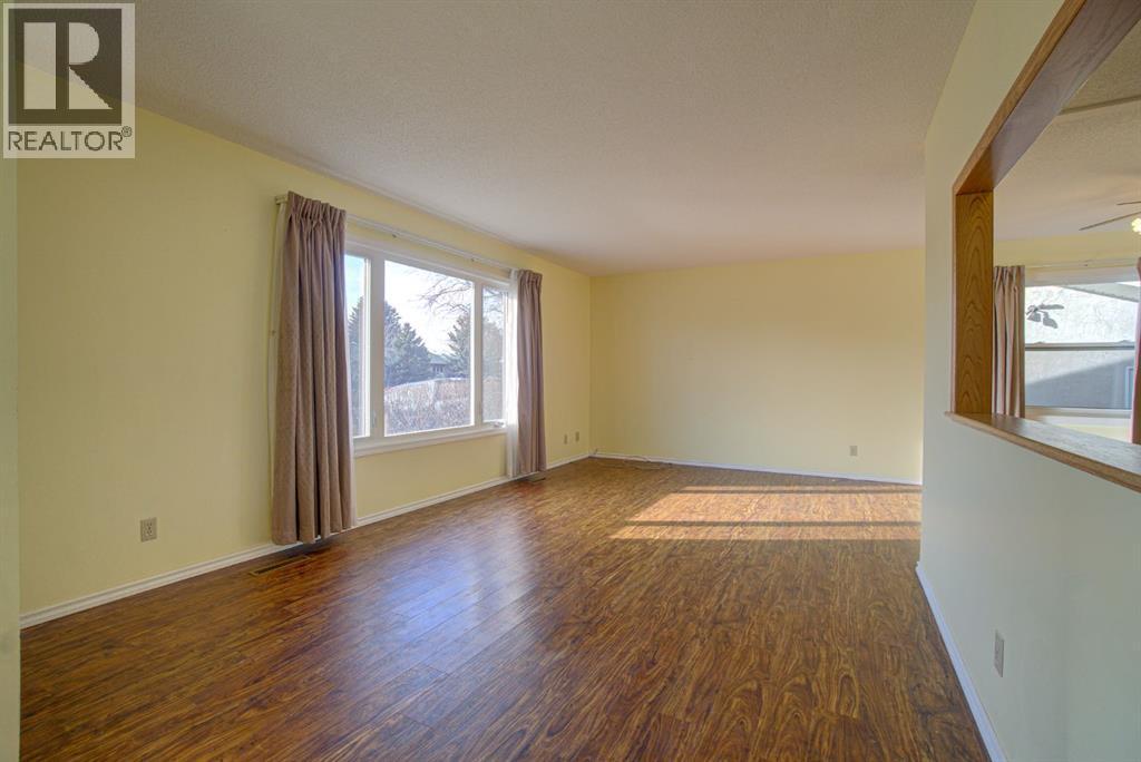 524 51 Avenue W, Claresholm, AB - Indoor Photo Showing Other Room