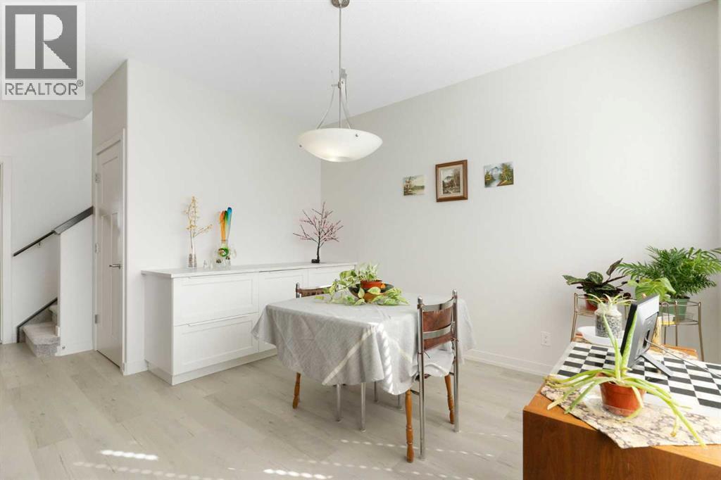 167 Fireside Drive, Cochrane, AB - Indoor Photo Showing Dining Room