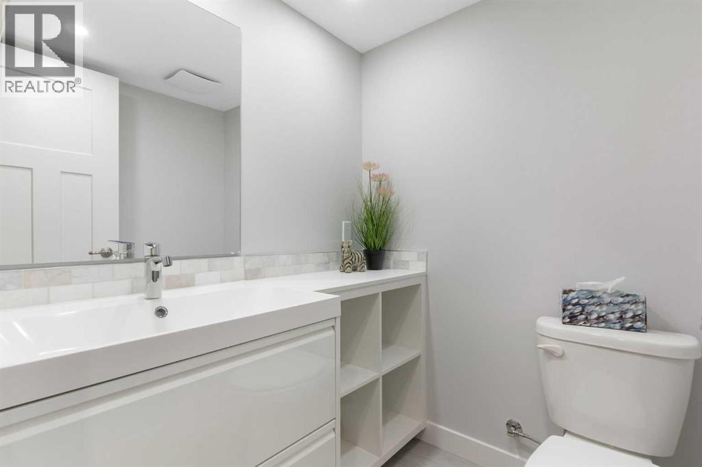 167 Fireside Drive, Cochrane, AB - Indoor Photo Showing Bathroom