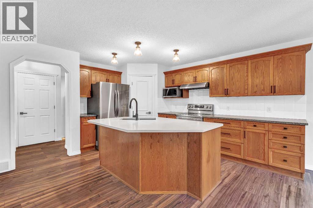 331 Springbank Place Sw, Calgary, AB - Indoor Photo Showing Kitchen