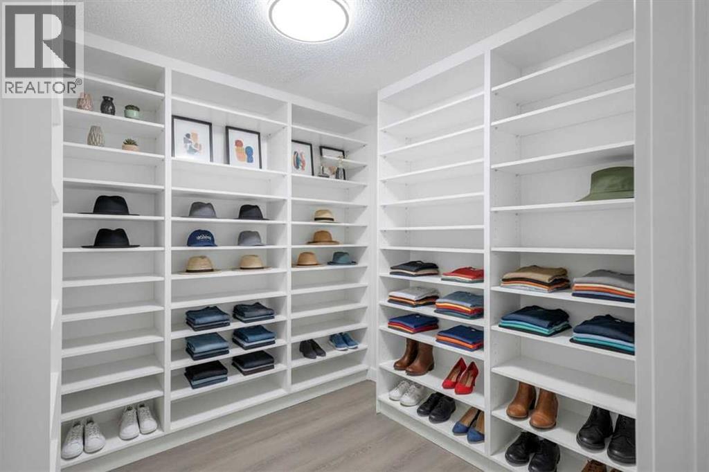 331 Springbank Place Sw, Calgary, AB - Indoor With Storage