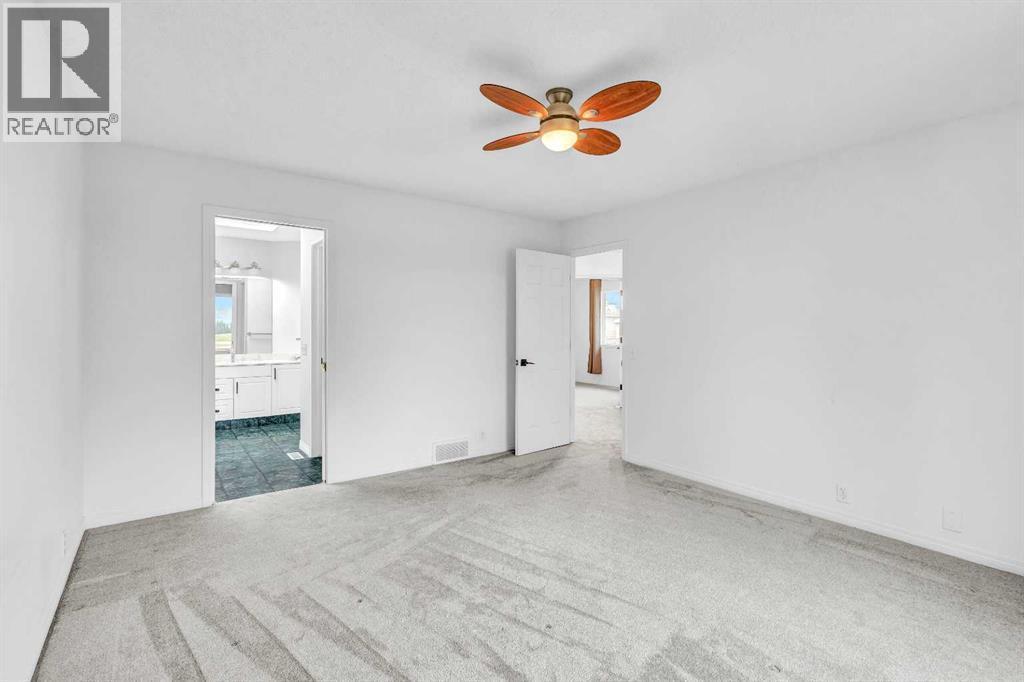 331 Springbank Place Sw, Calgary, AB - Indoor Photo Showing Other Room