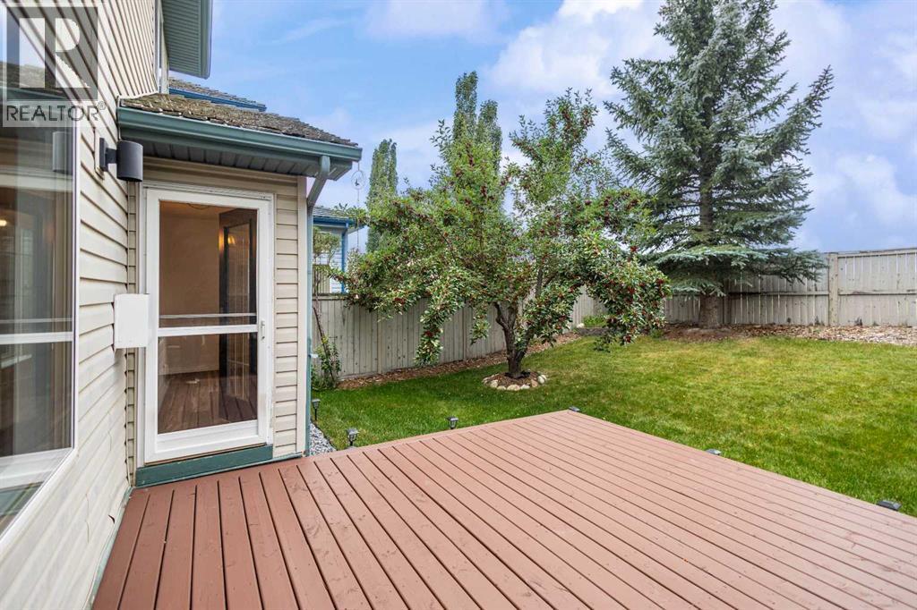 331 Springbank Place Sw, Calgary, AB - Outdoor With Deck Patio Veranda