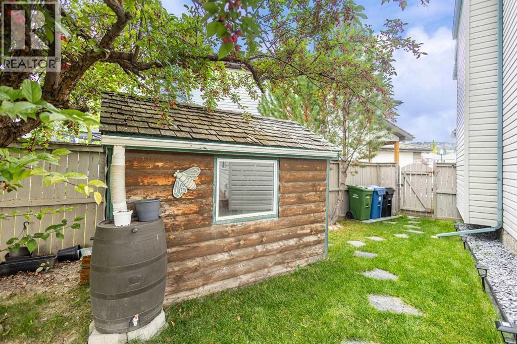 331 Springbank Place Sw, Calgary, AB - Outdoor