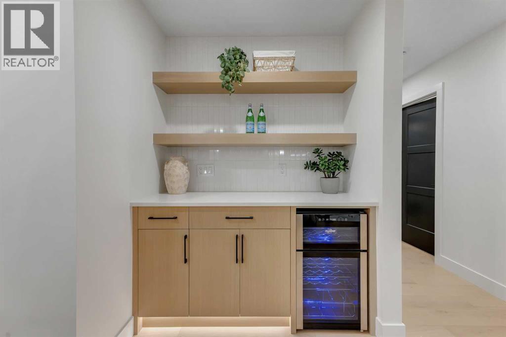 9419 Academy Drive Se, Calgary, AB - Indoor Photo Showing Other Room