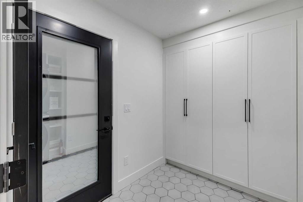 9419 Academy Drive Se, Calgary, AB - Indoor Photo Showing Other Room