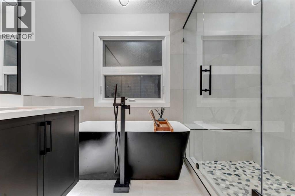 9419 Academy Drive Se, Calgary, AB - Indoor Photo Showing Bathroom